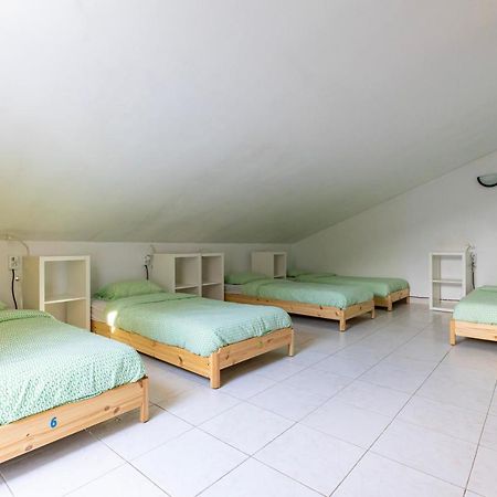 Pineapple Surf House Hostel อาโตเกีย ดา บาเลยา ภายนอก รูปภาพ