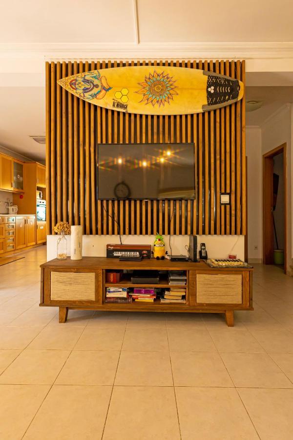 Pineapple Surf House Hostel อาโตเกีย ดา บาเลยา ภายนอก รูปภาพ