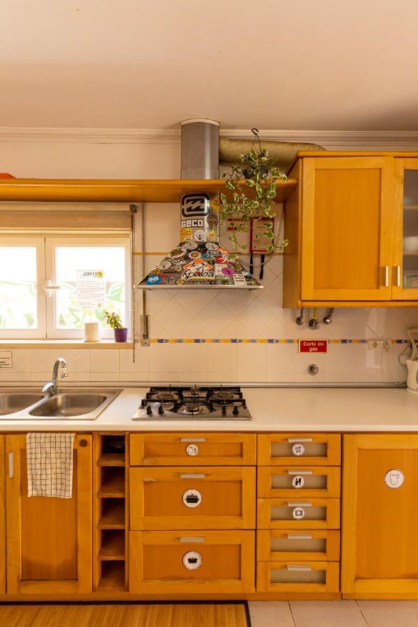 Pineapple Surf House Hostel อาโตเกีย ดา บาเลยา ภายนอก รูปภาพ
