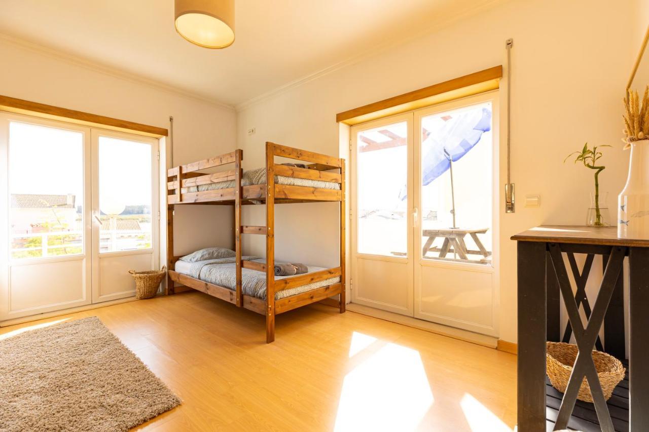 Pineapple Surf House Hostel อาโตเกีย ดา บาเลยา ภายนอก รูปภาพ