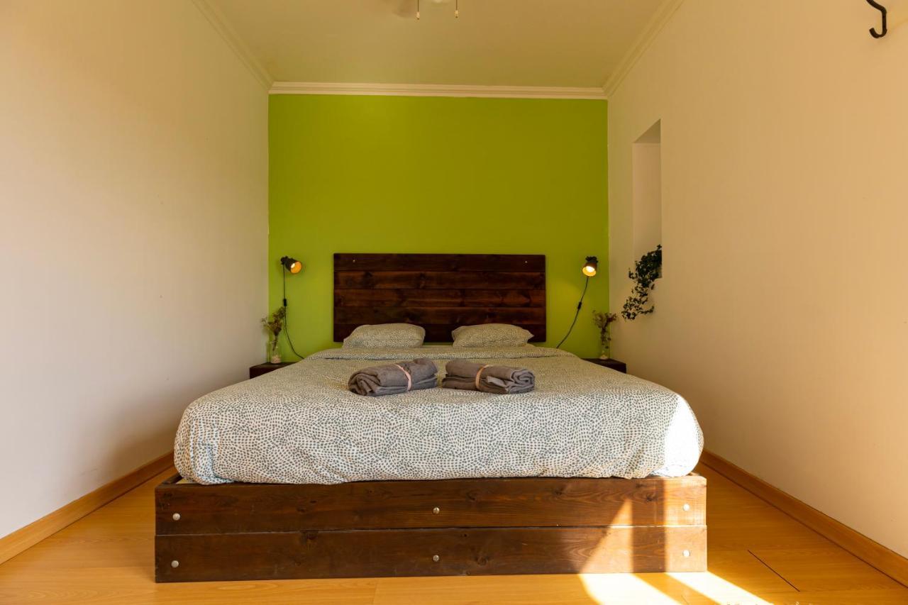 Pineapple Surf House Hostel อาโตเกีย ดา บาเลยา ภายนอก รูปภาพ