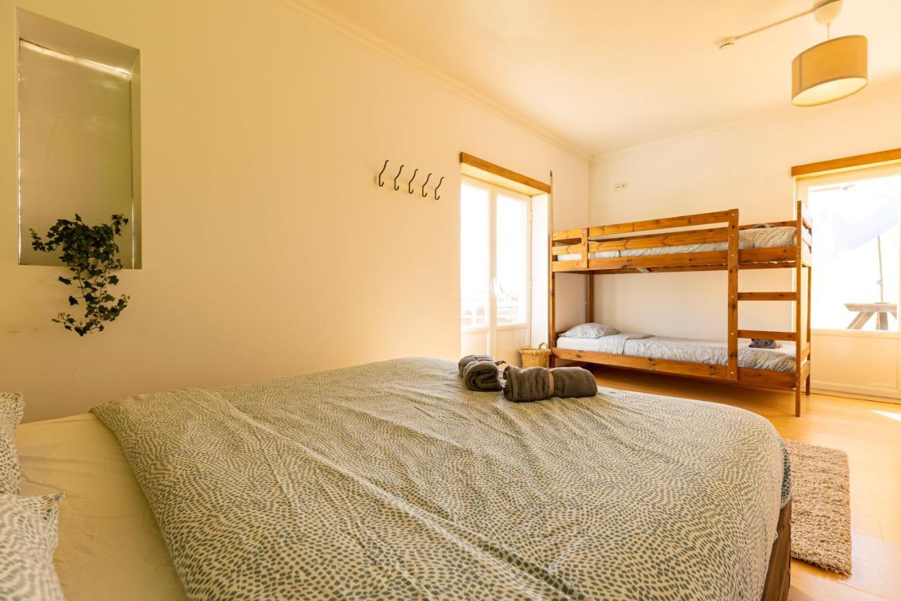 Pineapple Surf House Hostel อาโตเกีย ดา บาเลยา ภายนอก รูปภาพ