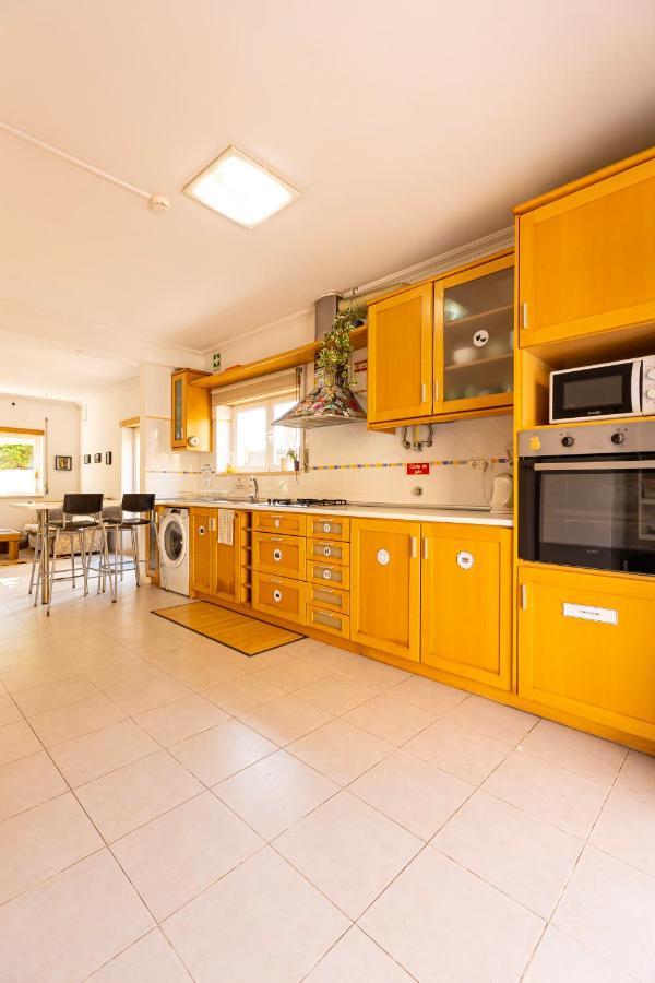Pineapple Surf House Hostel อาโตเกีย ดา บาเลยา ภายนอก รูปภาพ