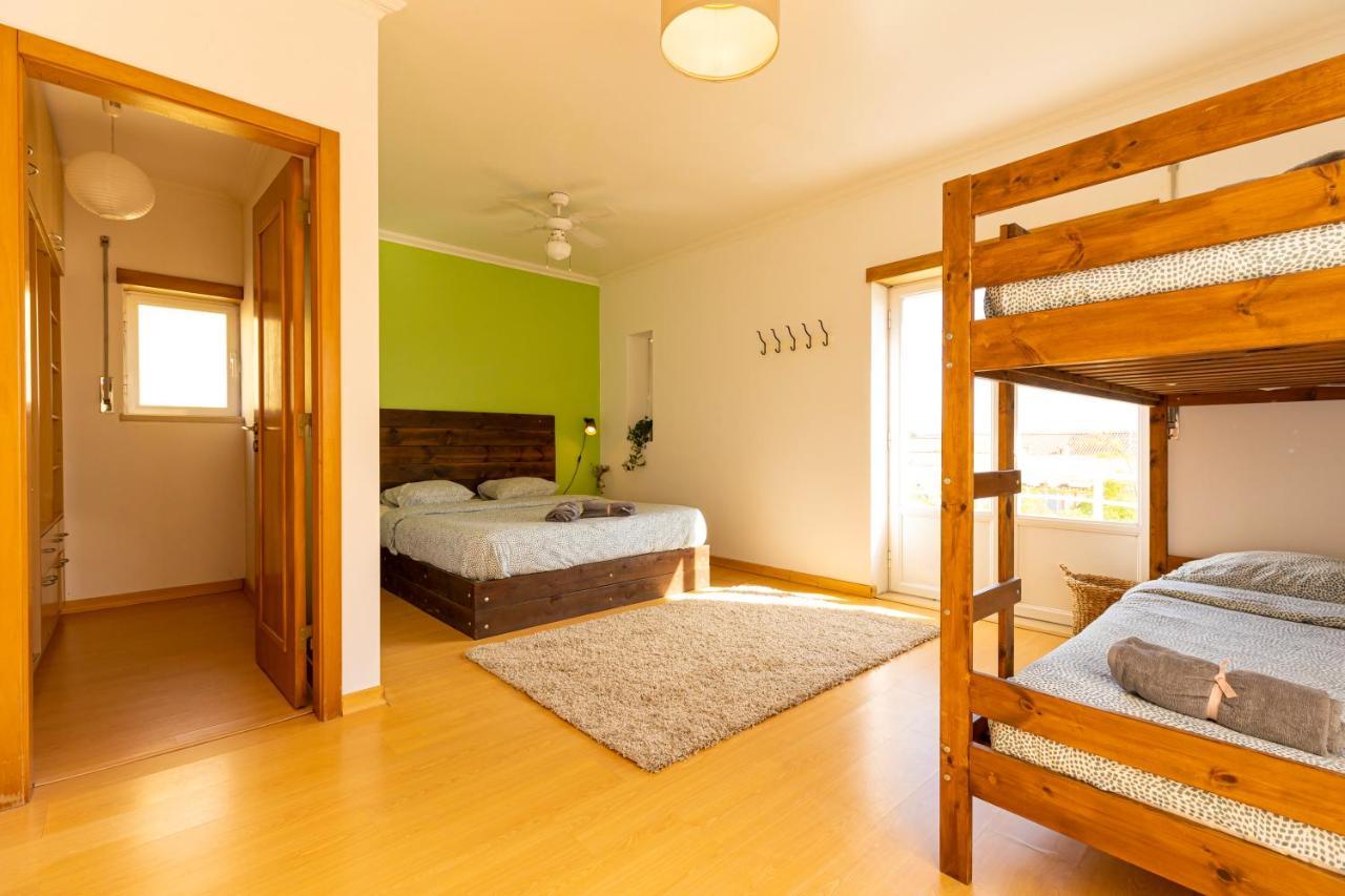 Pineapple Surf House Hostel อาโตเกีย ดา บาเลยา ภายนอก รูปภาพ