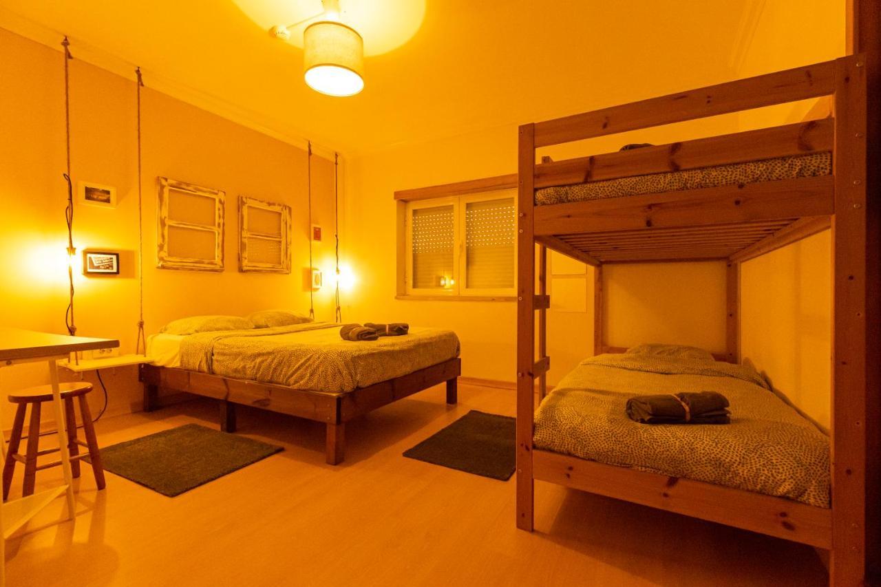 Pineapple Surf House Hostel อาโตเกีย ดา บาเลยา ภายนอก รูปภาพ