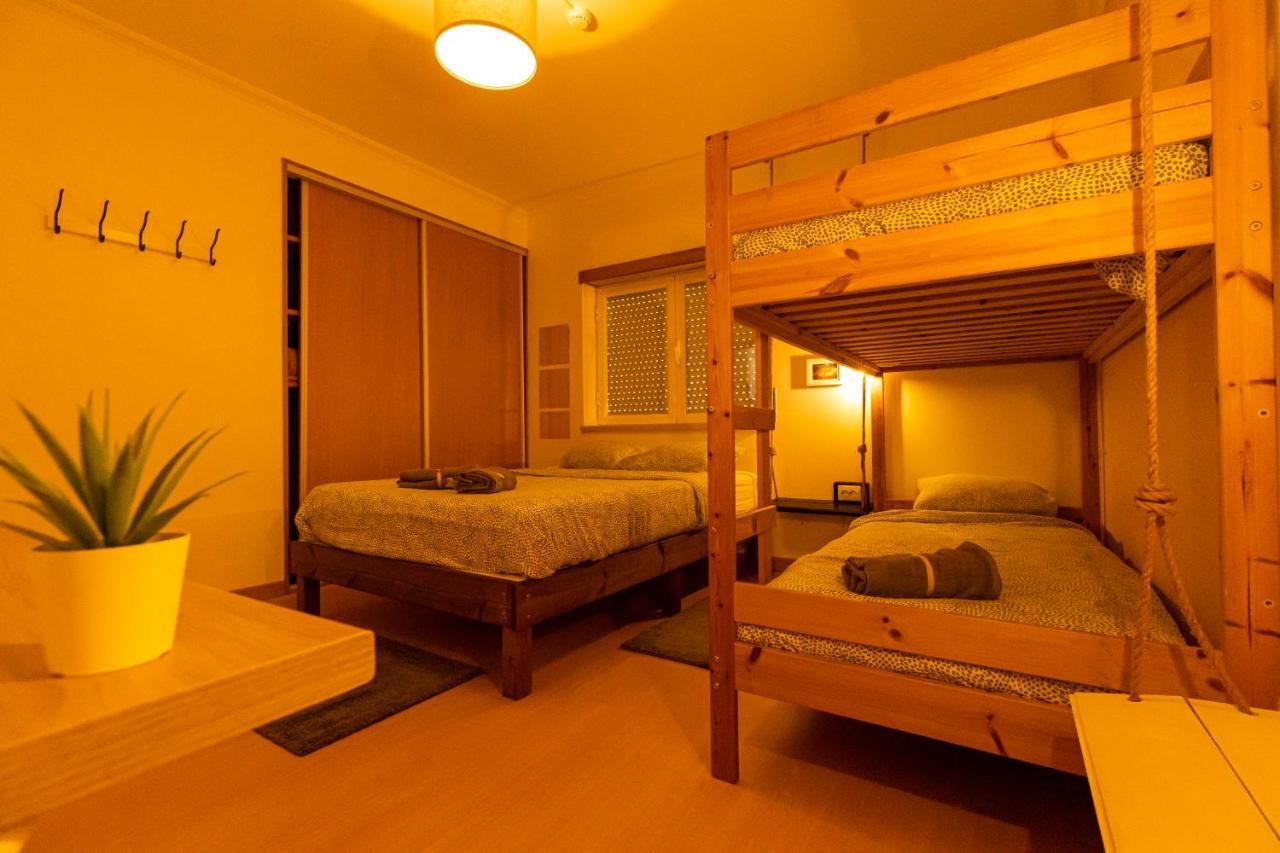 Pineapple Surf House Hostel อาโตเกีย ดา บาเลยา ภายนอก รูปภาพ