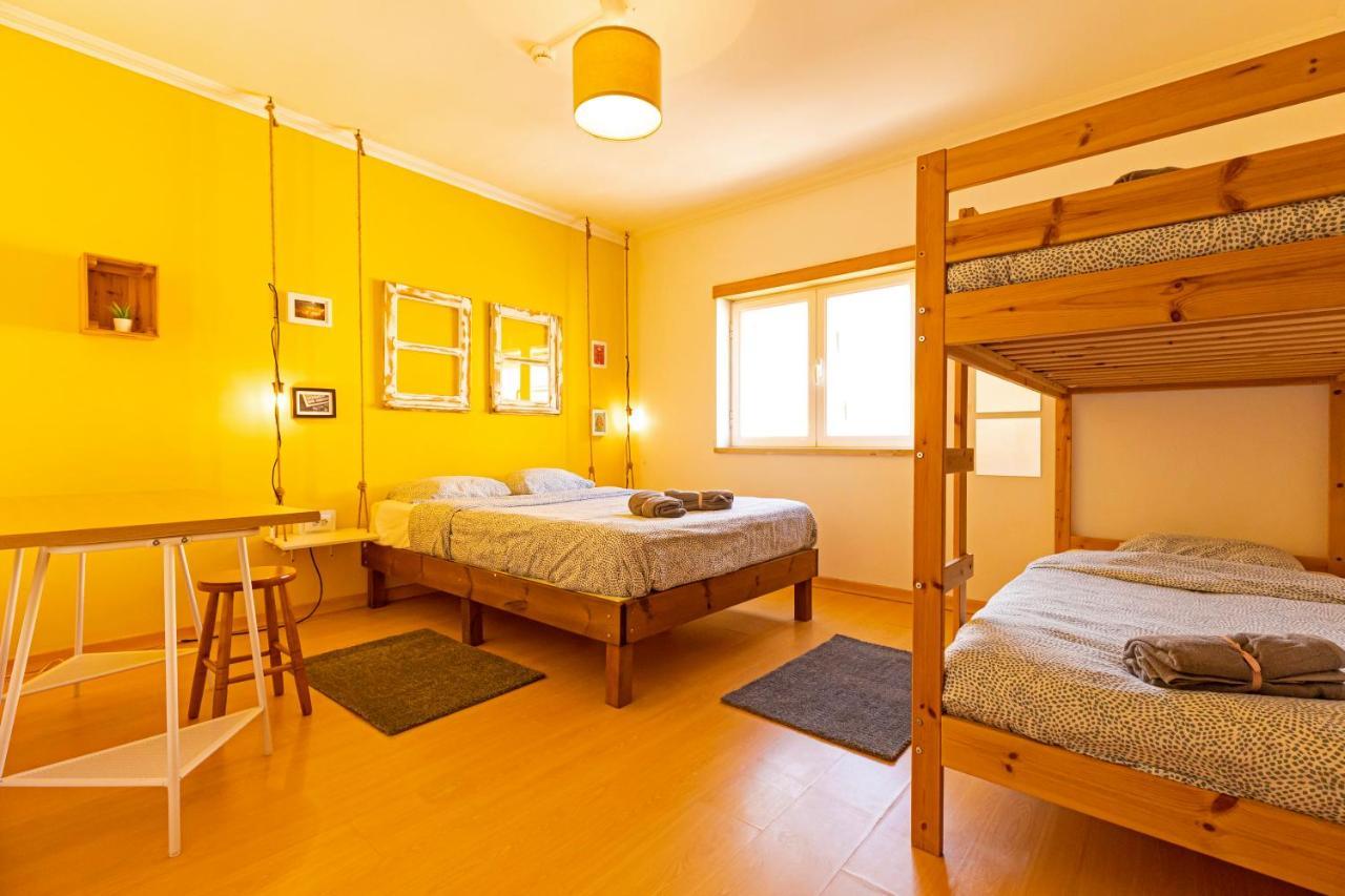 Pineapple Surf House Hostel อาโตเกีย ดา บาเลยา ภายนอก รูปภาพ