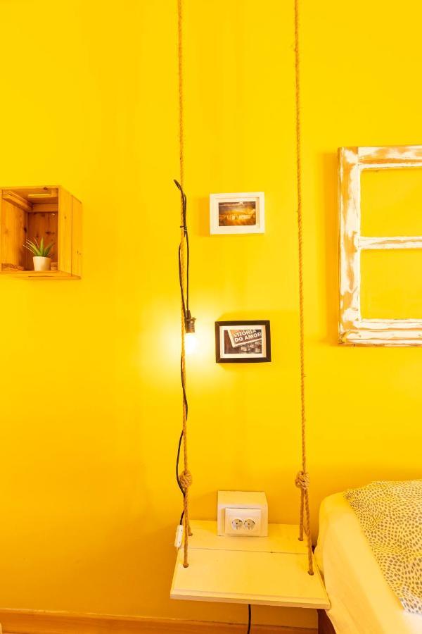Pineapple Surf House Hostel อาโตเกีย ดา บาเลยา ภายนอก รูปภาพ