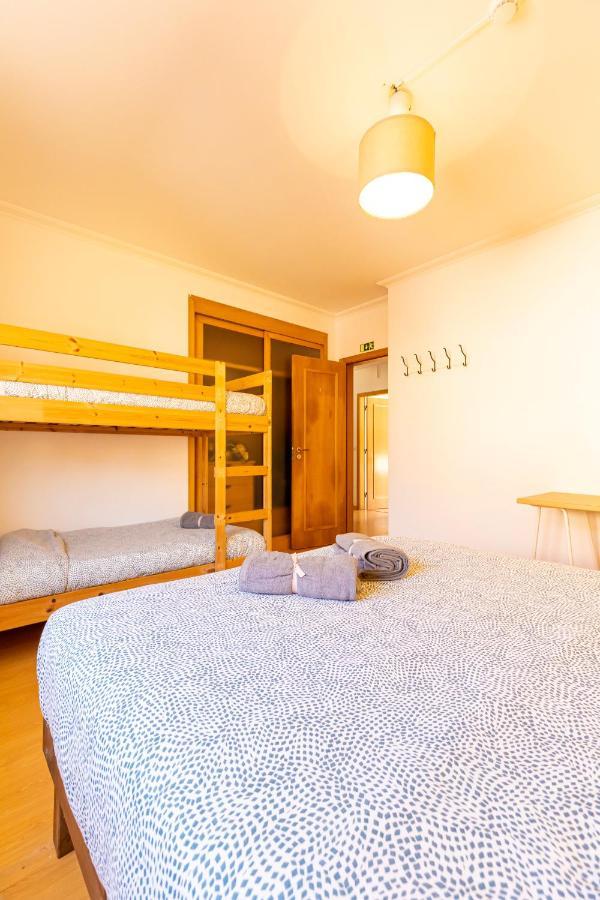 Pineapple Surf House Hostel อาโตเกีย ดา บาเลยา ภายนอก รูปภาพ
