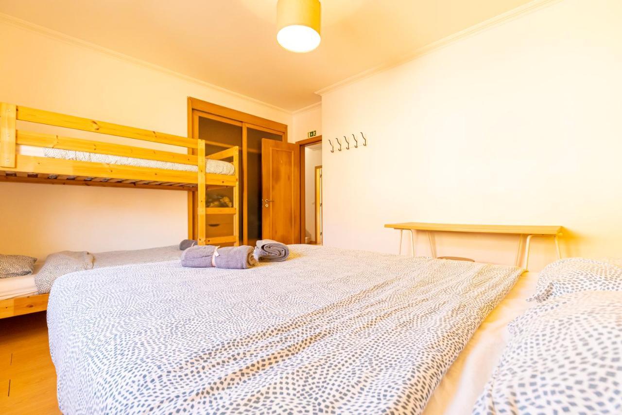 Pineapple Surf House Hostel อาโตเกีย ดา บาเลยา ภายนอก รูปภาพ