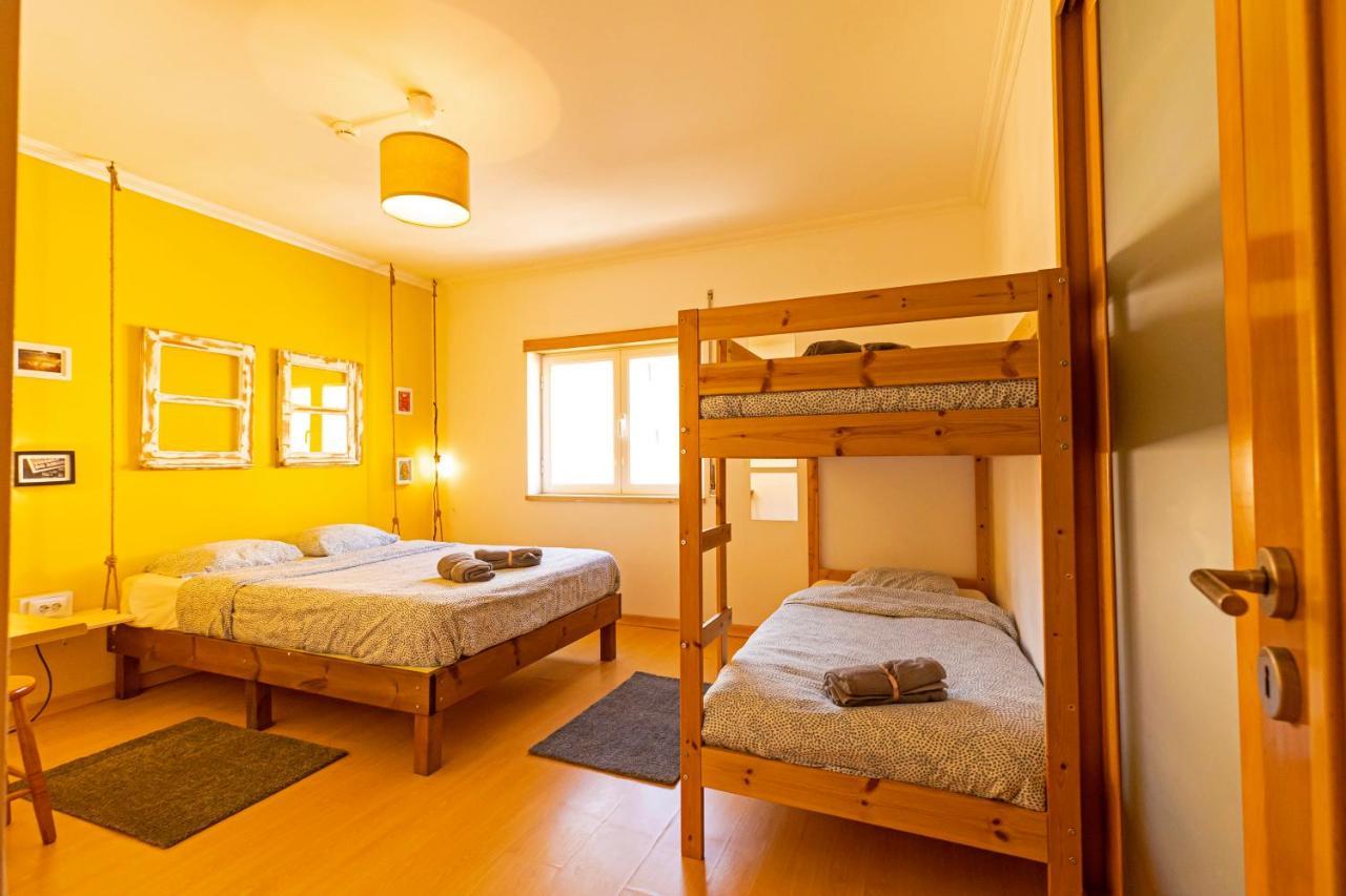 Pineapple Surf House Hostel อาโตเกีย ดา บาเลยา ภายนอก รูปภาพ