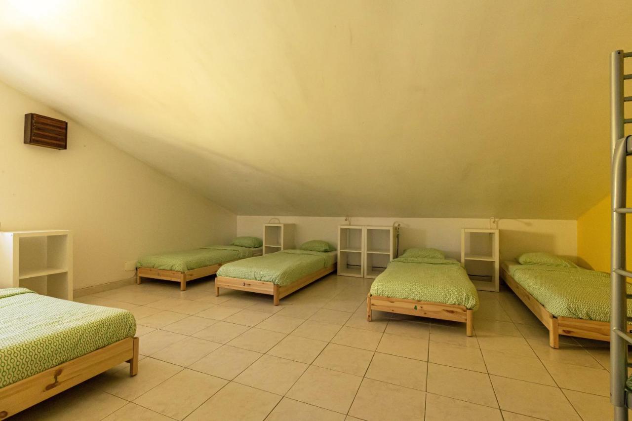 Pineapple Surf House Hostel อาโตเกีย ดา บาเลยา ภายนอก รูปภาพ
