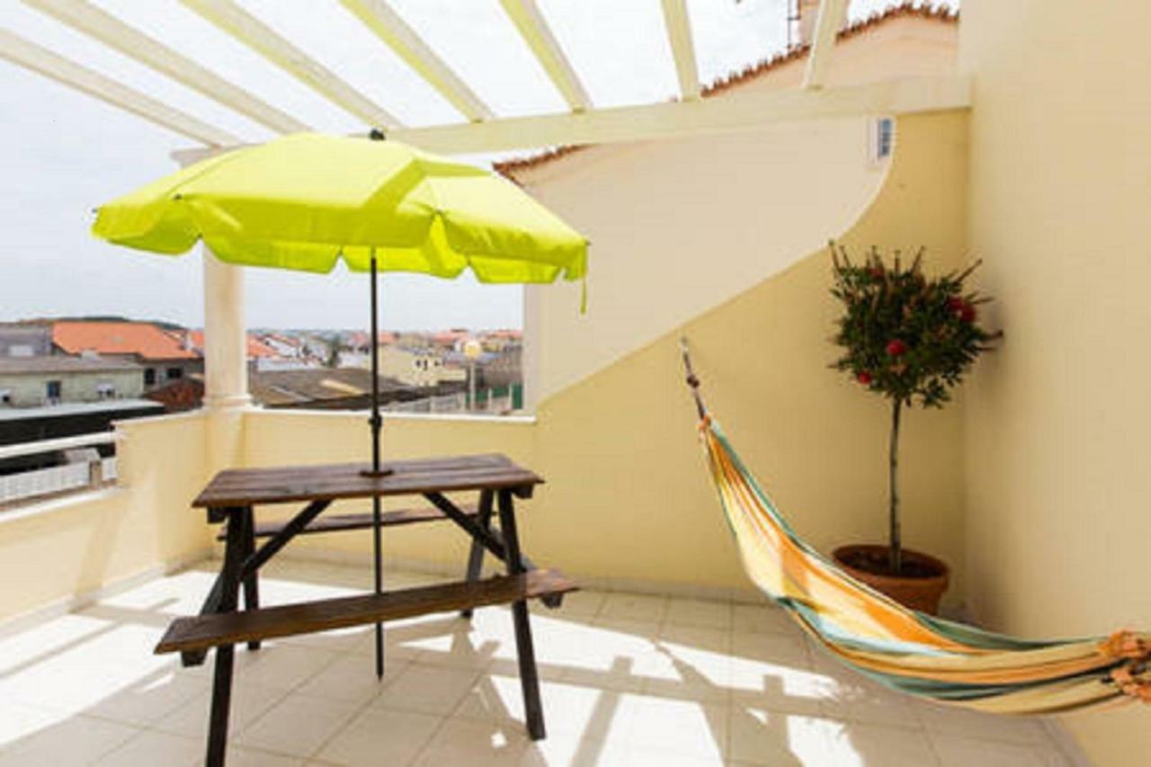 Pineapple Surf House Hostel อาโตเกีย ดา บาเลยา ภายนอก รูปภาพ